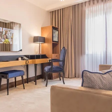 Casual Belle Epoque Otel