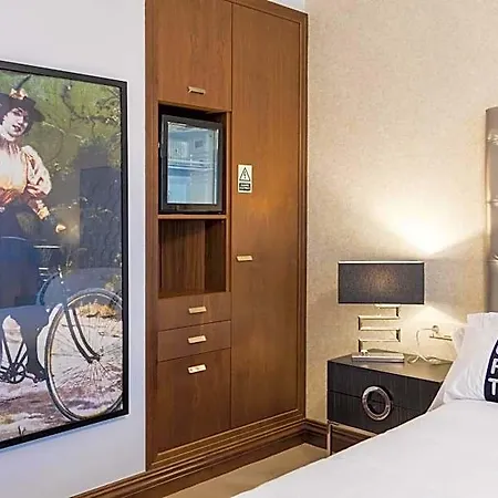 Casual Belle Epoque By Casual 4*